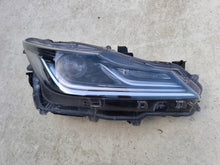 Laden Sie das Bild in den Galerie-Viewer, Frontscheinwerfer Toyota Corolla 81110-02T51-00 Rechts Scheinwerfer Headlight SCH1717537790ia
