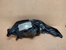 Laden Sie das Bild in den Galerie-Viewer, Frontscheinwerfer Land Rover I Discovery V HY32-13W030-EC Full LED Links SCH9938228922ku