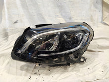 Laden Sie das Bild in den Galerie-Viewer, Frontscheinwerfer Mercedes-Benz W246 A2469066101 LED Rechts oder Links