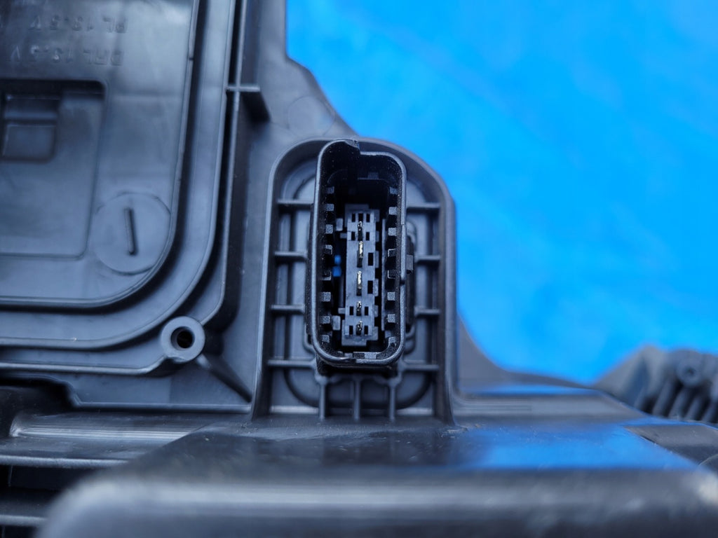 Frontscheinwerfer Renault Megane IV TL692916123 OE 260102555R-1631 Rechts SCH8027872230mh