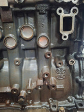 Laden Sie das Bild in den Galerie-Viewer, Motor Kia Sorento D4HB 2.2 CRDI 2010 Diesel Engine Unkomplett