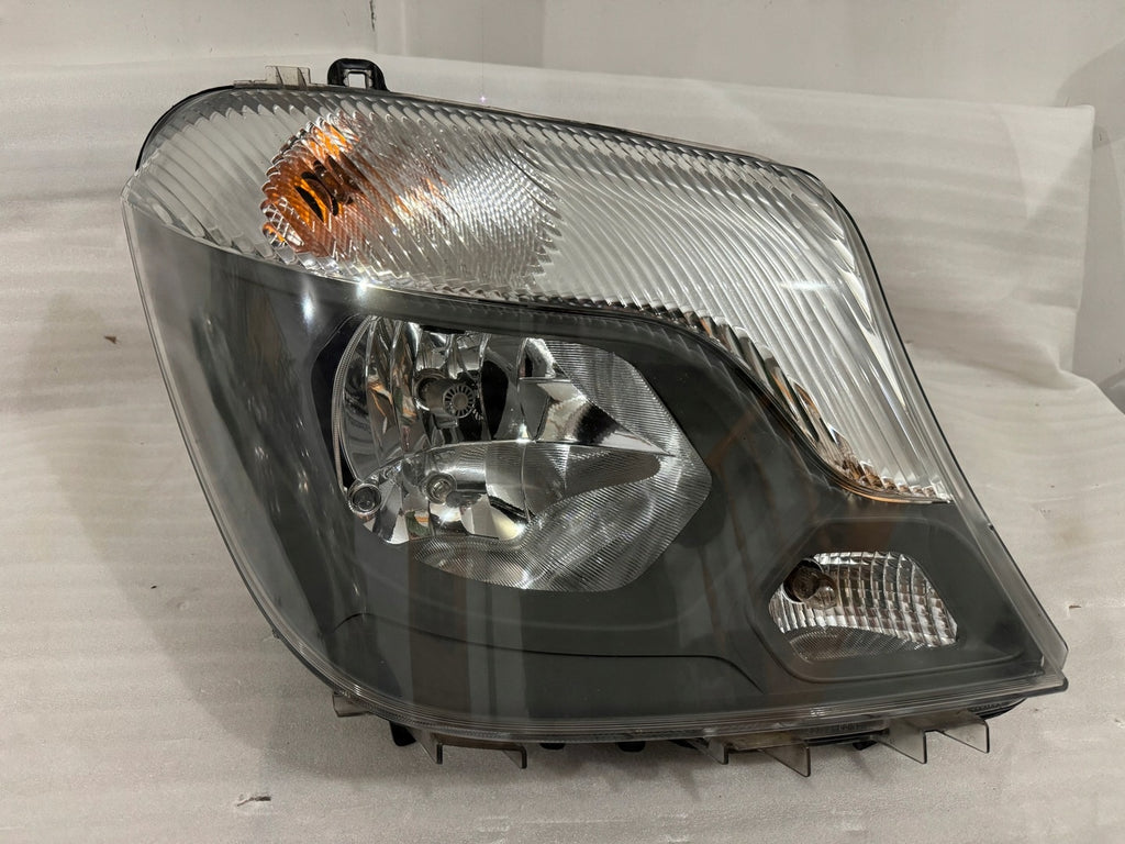 Frontscheinwerfer Mercedes-Benz Sprinter A9068202461 1ED01103002 Rechts