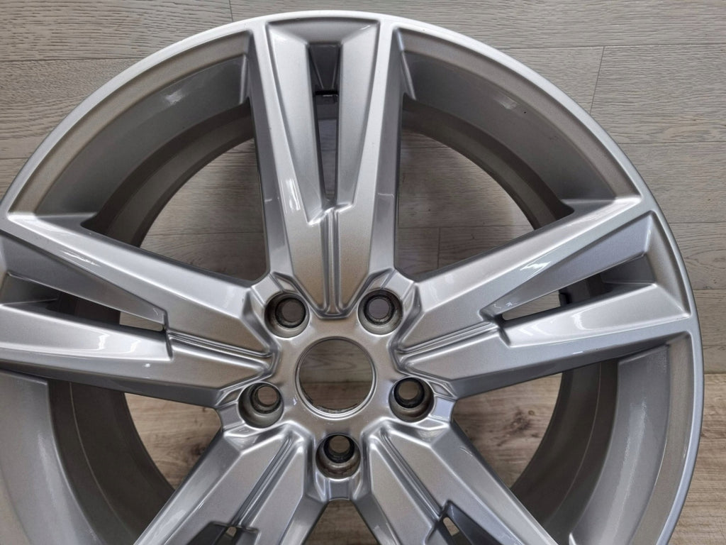 1x Alufelge 18 Zoll 7.0" 5x112 45ET Glanz Silber 575601025G Seat Ateca Rim Wheel FEL8811558617tg