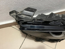 Load image into Gallery viewer, Frontscheinwerfer Mazda Bp BCJH-51040 Links Scheinwerfer Headlight SCH2547639860eb