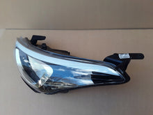Laden Sie das Bild in den Galerie-Viewer, Frontscheinwerfer Hyundai I20 II 92101 C8000 Links Scheinwerfer Headlight SCH4053047642tp