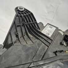 Laden Sie das Bild in den Galerie-Viewer, Frontscheinwerfer BMW 2 U06 5A42247-01 Links Scheinwerfer Headlight SCH6756639007ki
