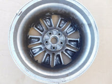 Laden Sie das Bild in den Galerie-Viewer, 1x Alufelge 17 Zoll 7.0&quot; 5x110 55ET Subaru Forester Rim Wheel