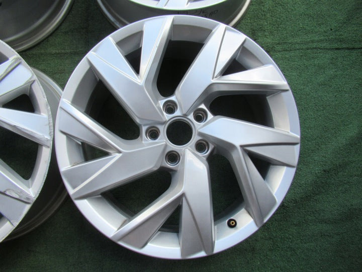 4x Alufelge 18 Zoll 7.0" 5x112 43ET Glanz Silber 5NA601025 VW Tiguan Rim Wheel FEL5497389489ku