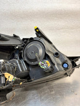 Load image into Gallery viewer, Frontscheinwerfer Peugeot 2008 I 9815405780 Links Scheinwerfer Headlight SCH4028873855vr