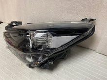 Laden Sie das Bild in den Galerie-Viewer, Frontscheinwerfer Mazda II D43N-51040 LED Links Scheinwerfer Headlight SCH3767283942kt