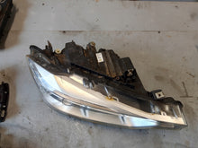 Laden Sie das Bild in den Galerie-Viewer, Frontscheinwerfer BMW F30 F31 7259526 Xenon Rechts Scheinwerfer Headlight SCH1435466136rq