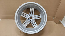 Laden Sie das Bild in den Galerie-Viewer, 1x Alufelge 20 Zoll 8.5&quot; 5x112 8R0601025N Audi Q5 Rim Wheel