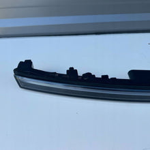 Laden Sie das Bild in den Galerie-Viewer, Frontscheinwerfer Mercedes-Benz Eqa A2439063200 Vorderseite Headlight SCH3426892441bw