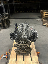 Laden Sie das Bild in den Galerie-Viewer, Motor Mercedes-Benz Cla M282914 1.3 14TKm 2019 Benzin Engine Unkomplett