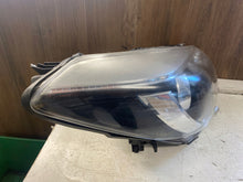 Load image into Gallery viewer, Frontscheinwerfer Toyota Yaris LED Rechts Scheinwerfer Headlight