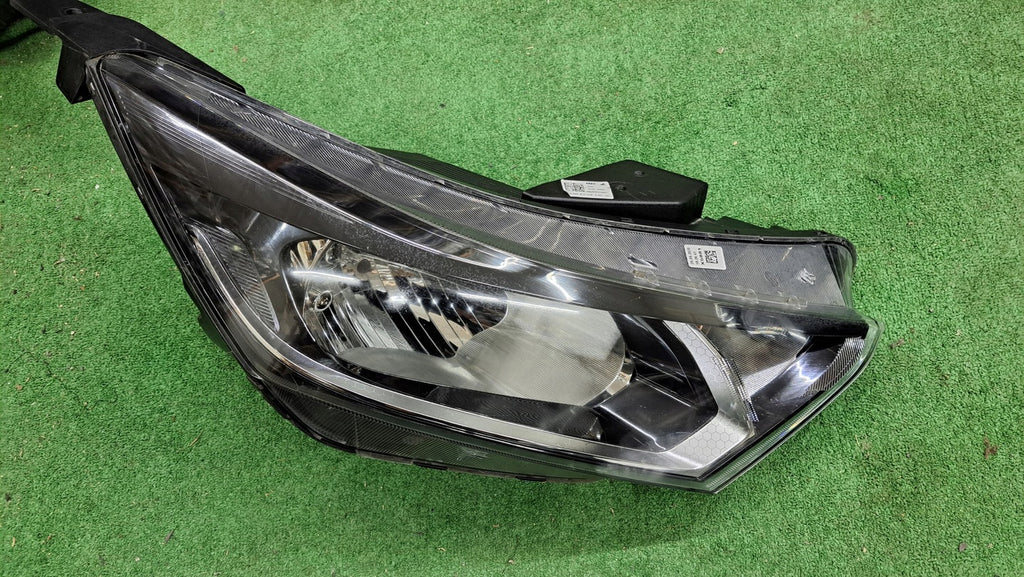 Frontscheinwerfer Hyundai I20 III 92102-Q0050 Rechts Scheinwerfer Headlight