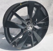 Load image into Gallery viewer, 1x Alufelge 17 Zoll 7.0" 5x112 49ET 5E0601025CC Skoda Superb I Rim Wheel FEL3199517082wa