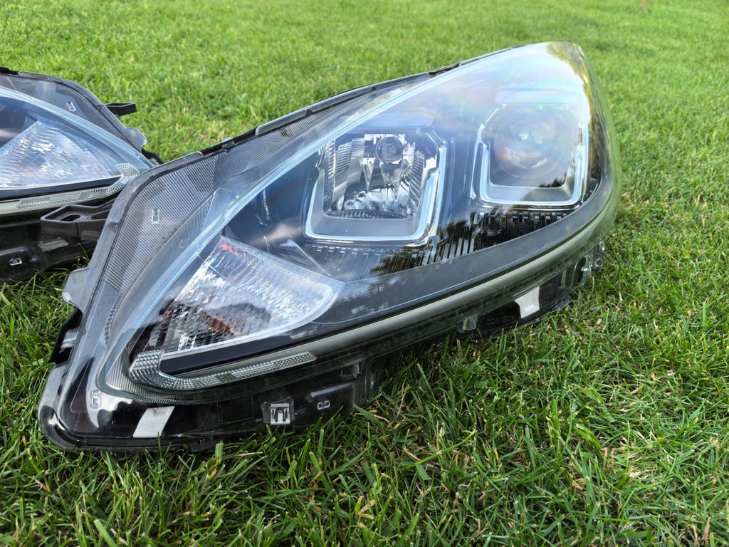 Frontscheinwerfer Ford Kuga III LV4B-13W029-AK LV4B-13W030-AK LED Ein Satz SCH3108387288ph
