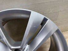 Laden Sie das Bild in den Galerie-Viewer, 1x Alufelge 18 Zoll 57A601025M Skoda Karoq Rim Wheel FEL4508390953bz