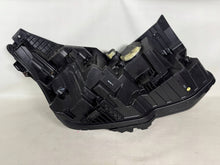 Laden Sie das Bild in den Galerie-Viewer, Frontscheinwerfer Kia Ev6 92101-CV130 Full LED Ein Stück (Rechts oder Links)