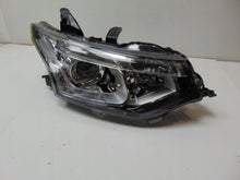 Laden Sie das Bild in den Galerie-Viewer, Frontscheinwerfer Mitsubishi Outlander III 8301C2-04 Rechts Headlight SCH3020347827rz