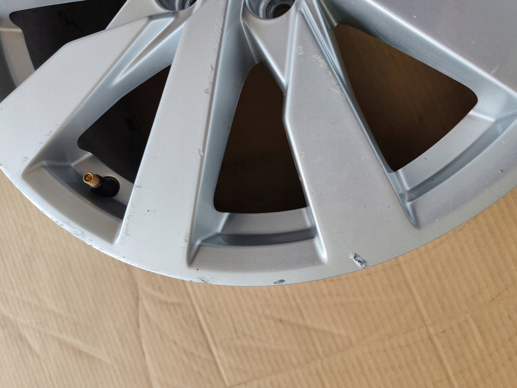 1x Alufelge 17 Zoll 7.5" 5x112 43ET Glanz Silber 8V0601025DE Audi A3 Rim Wheel FEL4771864763fh