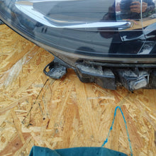 Laden Sie das Bild in den Galerie-Viewer, Frontscheinwerfer Renault Grand III Scenic 260106928R Rechts Headlight SCH7052631316fq