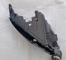 Laden Sie das Bild in den Galerie-Viewer, Frontscheinwerfer Ford Courier R2X6-13W029-AE Rechts Scheinwerfer Headlight SCH5603246963li