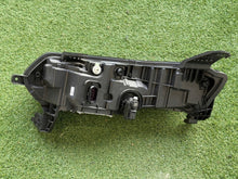 Laden Sie das Bild in den Galerie-Viewer, Frontscheinwerfer Renault Megane I E-Tech 260104574R Rechts Headlight SCH4261140323rr