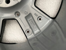 Laden Sie das Bild in den Galerie-Viewer, 4x Alufelge 17 Zoll 7.5" 5x100 46ET Glanz Silber 82A601025H Audi Rim Wheel FEL6393954723ev