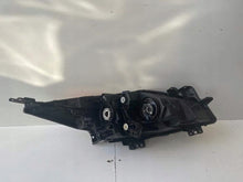Laden Sie das Bild in den Galerie-Viewer, Frontscheinwerfer Mazda III BDG7-51040 LED Links Scheinwerfer Headlight