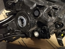 Laden Sie das Bild in den Galerie-Viewer, Frontscheinwerfer Toyota Corolla 8111002T31 Rechts Scheinwerfer Headlight SCH7702512481dc
