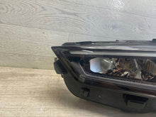 Laden Sie das Bild in den Galerie-Viewer, Frontscheinwerfer Seat Tarraco 5FJ941007J LED Links Scheinwerfer Headlight