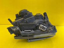 Laden Sie das Bild in den Galerie-Viewer, Frontscheinwerfer Land Rover Range III L322 XBC001311 Xenon Links Headlight SCH9879702024bd