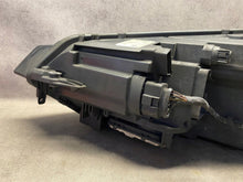 Laden Sie das Bild in den Galerie-Viewer, Frontscheinwerfer VW Touran 5TB941082A 005TB941082A LED Rechts Headlight