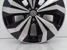 Laden Sie das Bild in den Galerie-Viewer, 1x Alufelge 17 Zoll 6.5" 5x100 39ET Glanz Silber 2GM601025M Mg T-Cross Rim Wheel FEL8938044541in