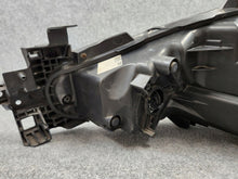Laden Sie das Bild in den Galerie-Viewer, Frontscheinwerfer Mazda 3 BHR251030 Xenon Rechts Scheinwerfer Headlight SCH7384326173nx