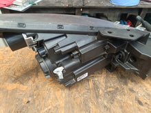 Laden Sie das Bild in den Galerie-Viewer, Frontscheinwerfer Hyundai Elantra VII 92101-AA000 202492101-AA LED FALSE SCH7106892953kb