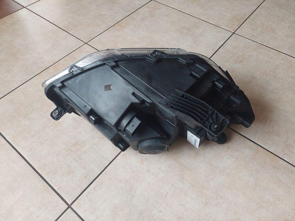 Frontscheinwerfer VW Caddy V 2K8941005D Ein Stück (Rechts oder Links) Headlight SCH9236552171dz