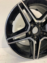 Laden Sie das Bild in den Galerie-Viewer, 1x Alufelge 18 Zoll 8.0&quot; 5x112 A2134016300 Mercedes-Benz Rim Wheel