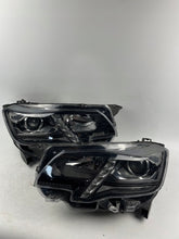 Laden Sie das Bild in den Galerie-Viewer, Frontscheinwerfer Peugeot Partner Rifter 90146217 Ein Satz Headlight SCH4743657832jv