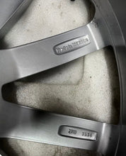 Load image into Gallery viewer, 1x Alufelge 20 Zoll 8.0" 4x112 48ET 5C0601025AT VW Passat Tiguan Rim Wheel FEL1710318004vt