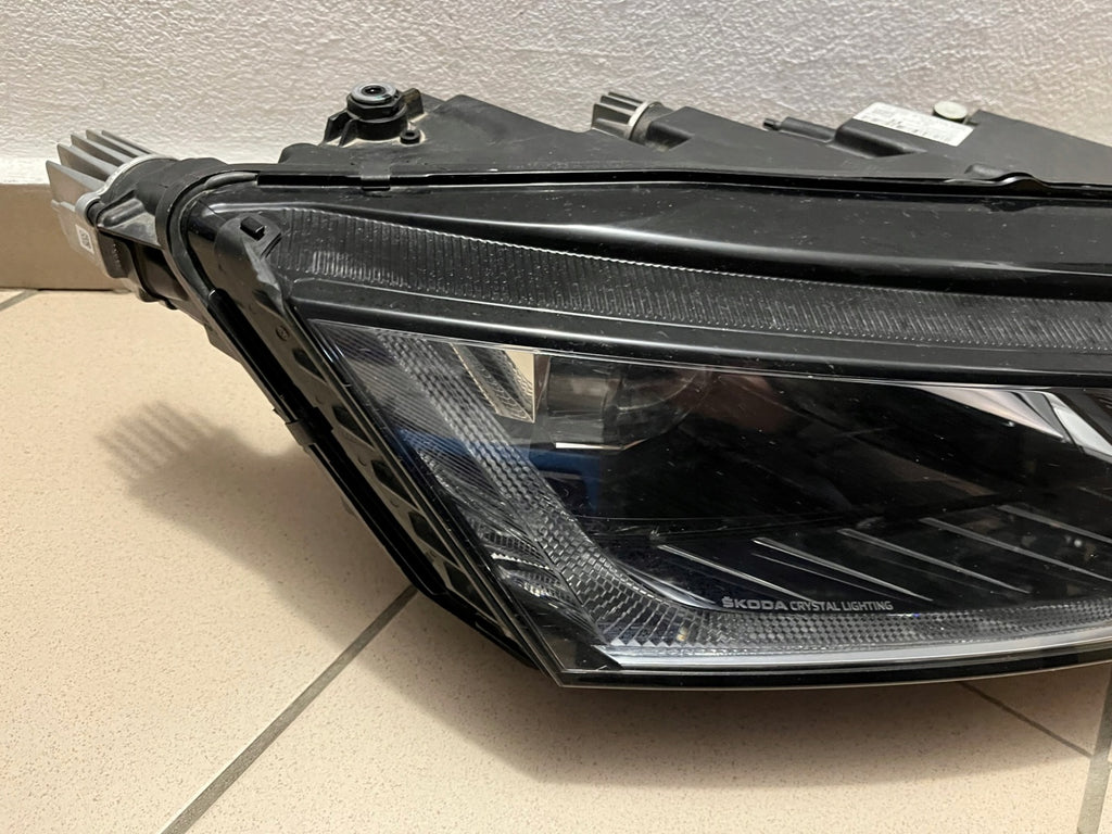 Frontscheinwerfer Skoda Octavia IV 992941572CJ Rechts Scheinwerfer Headlight SCH9354625350zi