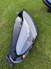 Laden Sie das Bild in den Galerie-Viewer, Frontscheinwerfer Tesla Model 3 1077376-00-C LED Rechts Scheinwerfer Headlight