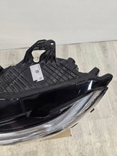 Laden Sie das Bild in den Galerie-Viewer, Frontscheinwerfer Volvo Xc60 II 32338976 Links Scheinwerfer Headlight SCH4390996877xn