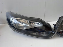 Laden Sie das Bild in den Galerie-Viewer, Frontscheinwerfer Ford Focus BM51-13W030-CF BM51-13W029-CF Rechts oder Links SCH8133117038bc