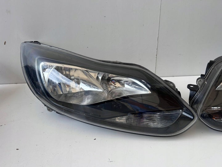 Frontscheinwerfer Ford Focus BM51-13W030-CF BM51-13W029-CF Ein Satz Headlight SCH8133117038bc