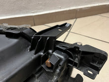 Laden Sie das Bild in den Galerie-Viewer, Frontscheinwerfer Toyota Hilux VIII 1EJ-923364 Rechts Scheinwerfer Headlight