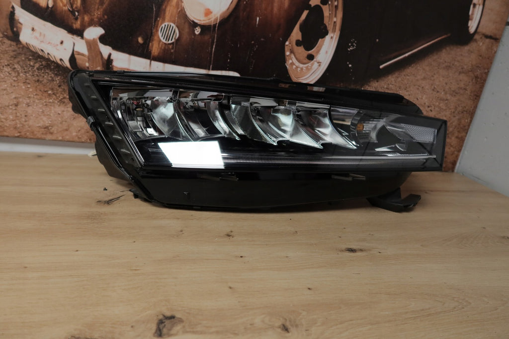 Frontscheinwerfer Skoda Octavia IV 5E4941018 LED FALSE Scheinwerfer Headlight SCH9301438490rx