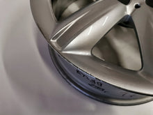 Laden Sie das Bild in den Galerie-Viewer, 1x Alufelge 17 Zoll 6.5&quot; 5x112 39ET Glanz Silber 6856041 Mini Countryman F60